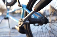 فیلم دیدنی دوچرخه سواری حرفه ای در پیست یخ زده