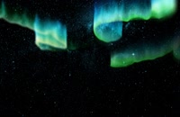 ویدیو فوتیج اسمان رنگی در شب