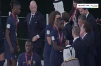 اهدا مدال نقره به تیم ملی فرانسه ، پس از نایب قهرمانی