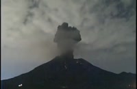 لحظه فوران یک آتشفشان در ژاپن