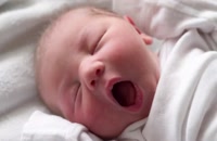خواب نوزاد سالم چقدر باید باشد؟