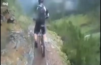 سقوط هولناک دوچرخه سوار از کوه