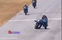 واکنش عجیب دو موتورسوار بعد از تصادف