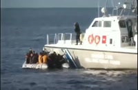 تلاش گارد ساحلی یونان برای غرق کردن قایق پناهجویان