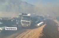 تصادف زنجیره ‌ای در جاده شیراز اصفهان به علت آتش زدن کاه