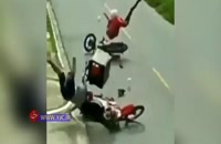 تصادف وحشتناک دو موتورسیکلت