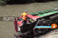 ویدیو واژگونی قطار در اتریش بر اثر طوفان