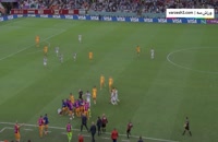 درگیری بازیکنان هلند و آرژانتین در حاشیه بازی